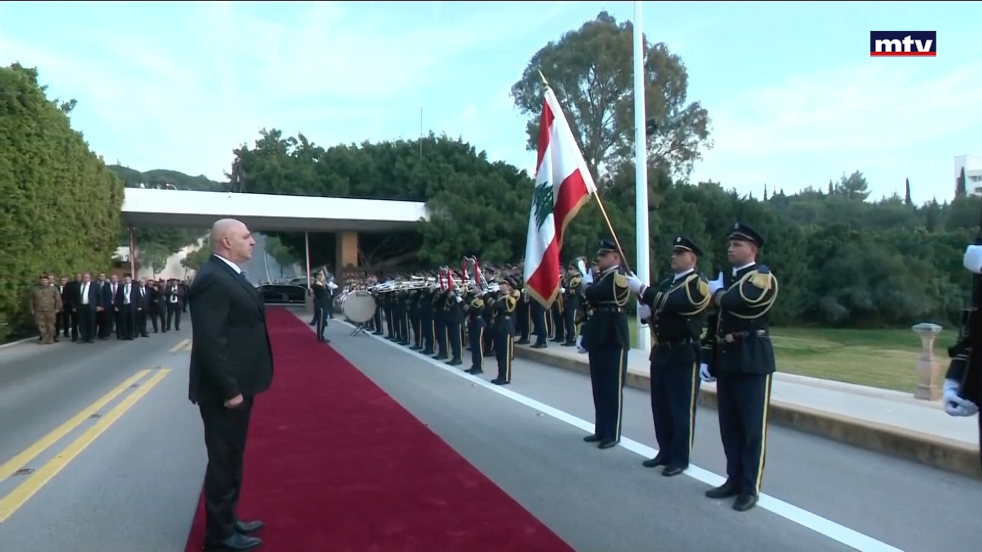 عون قال: أنا مستعد للذهاب حيثما كان لتحرير أرضي وحماية أهلي