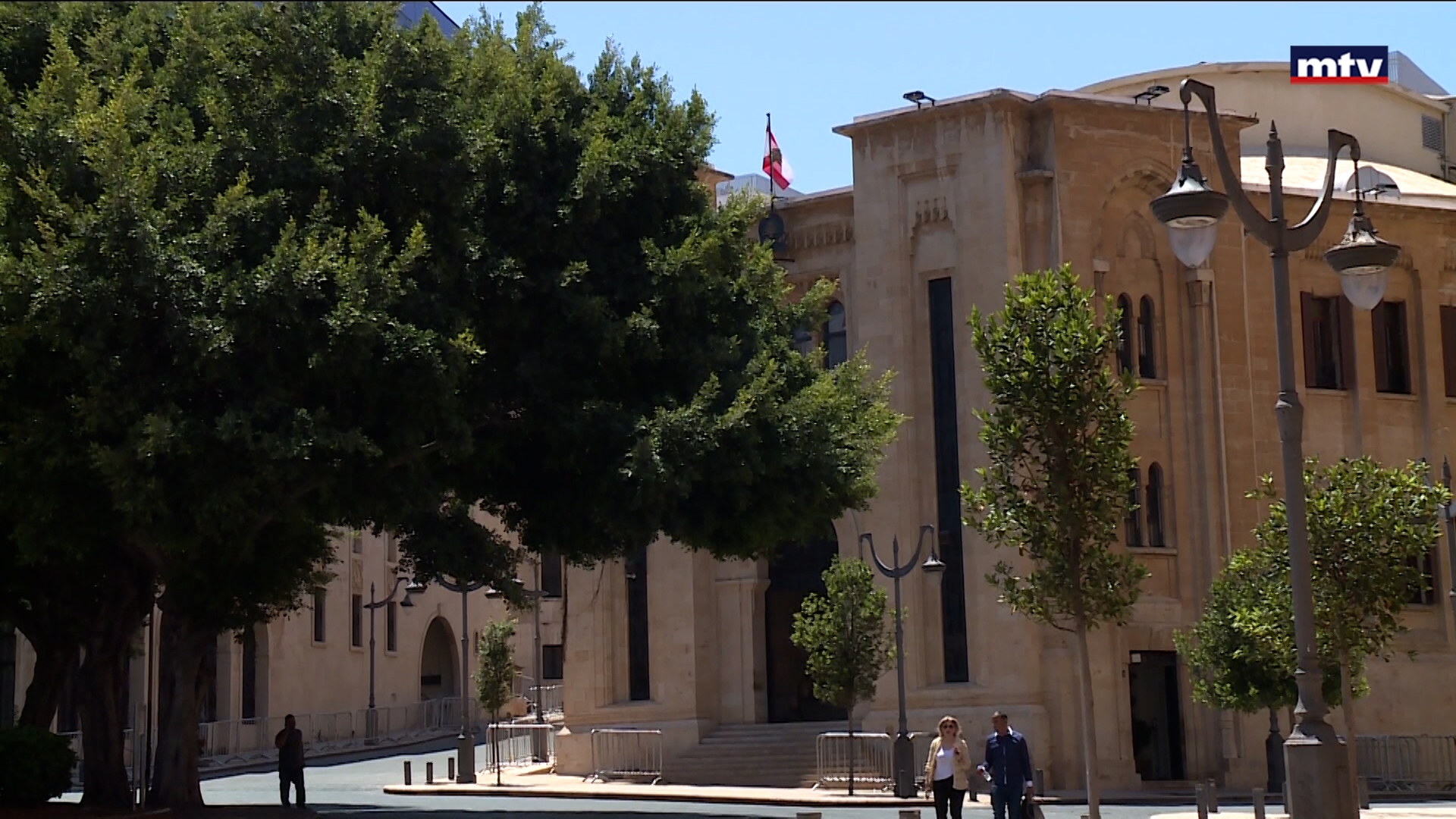 الحرب تلقي بظلالها على القطاعات الاقتصادية والمالية