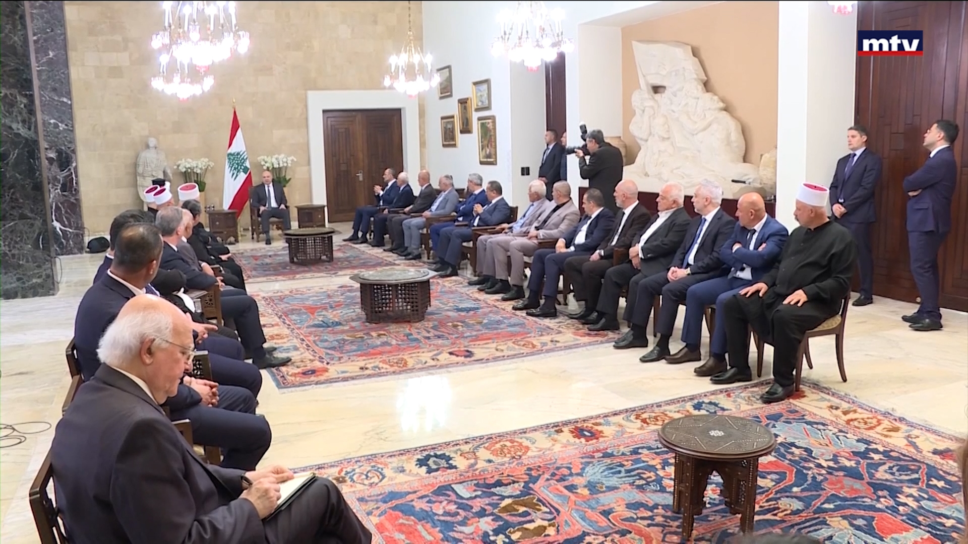 عون بحث التطورات الأخيرة