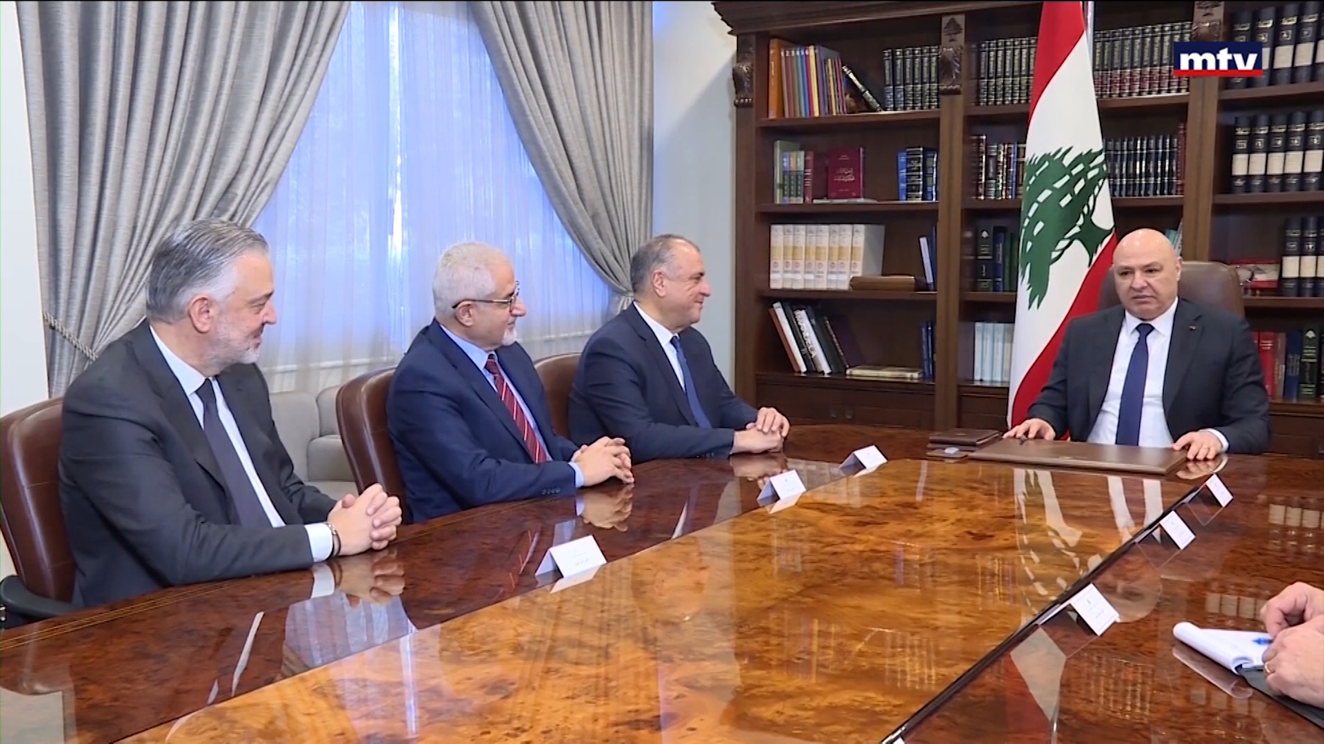 فكرة حوار وطني