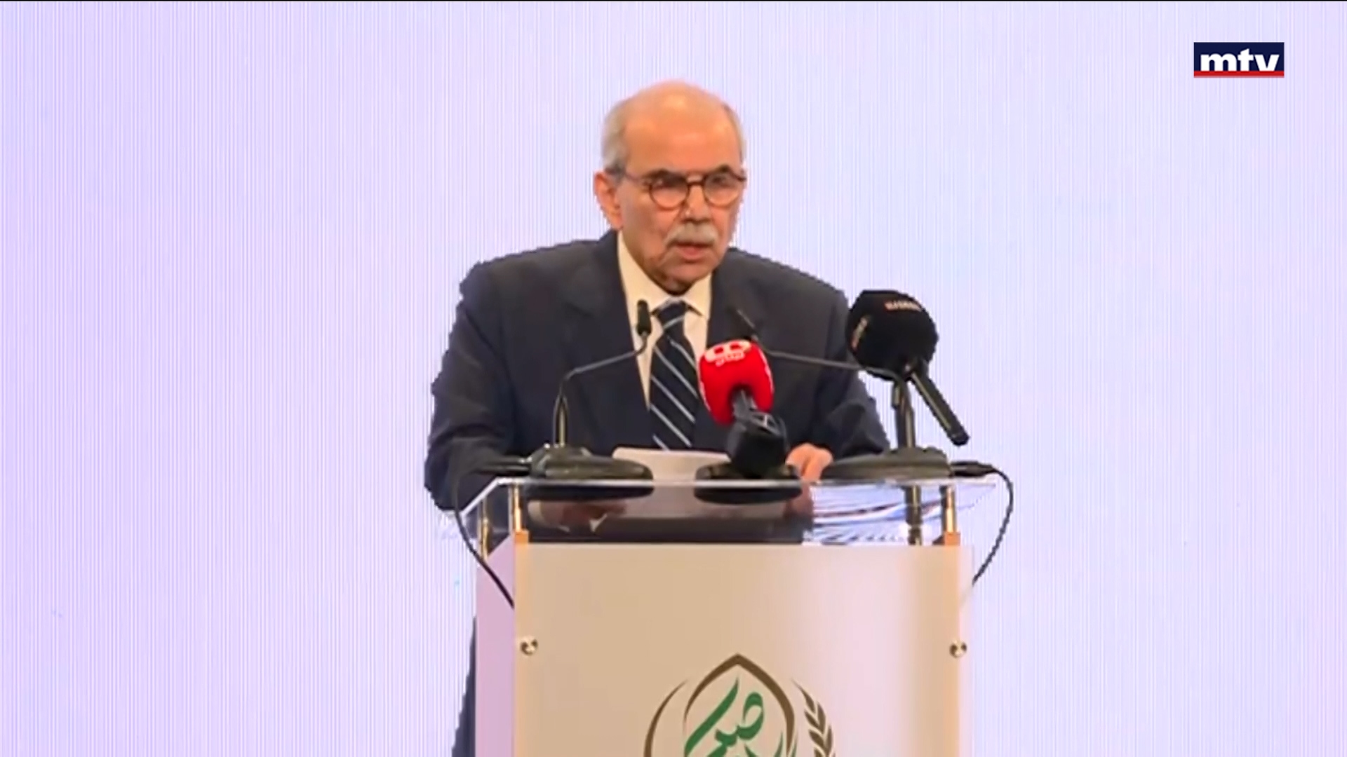 نواف سلام