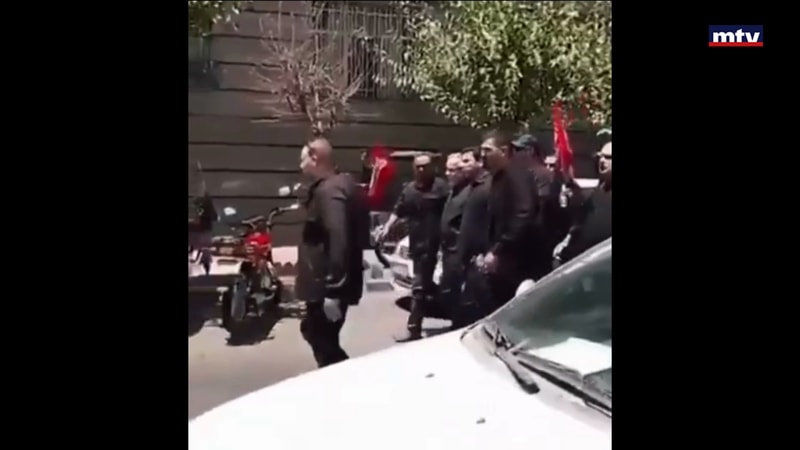 النشرة الكاملة
