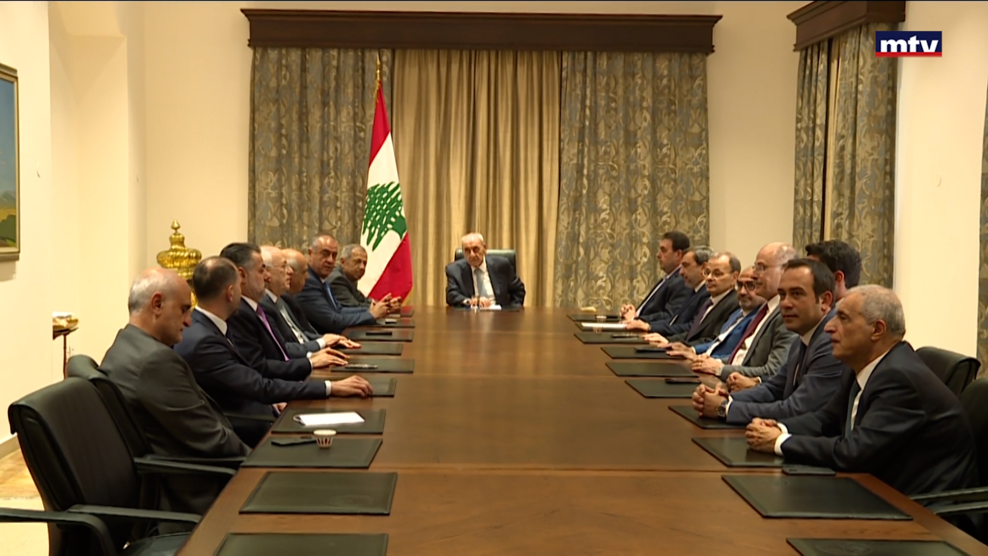 النواب السنة مع بري بمسعى من عبدالله