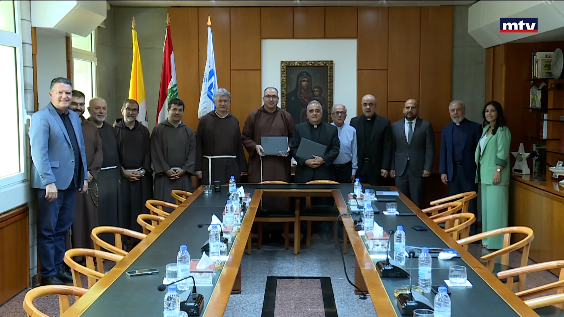والكبوشيين NDU شراكة بين