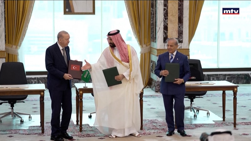 النشرة الكاملة