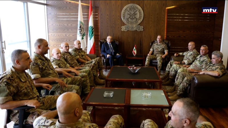 النشرة الكاملة