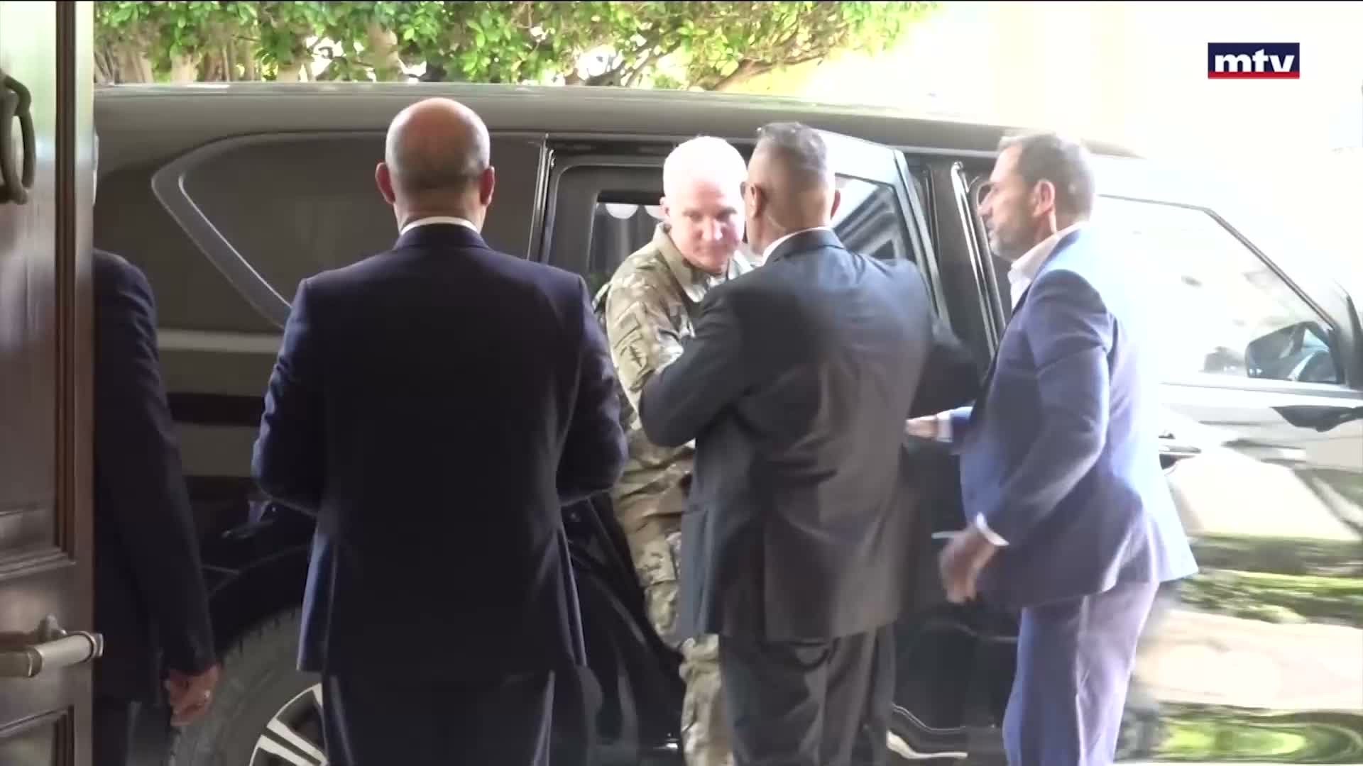 ملف المفاوضات في عين التينة والسراي