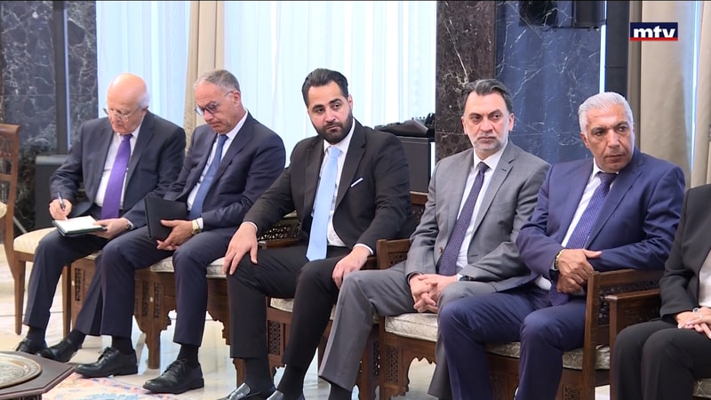 النشرة الكاملة
