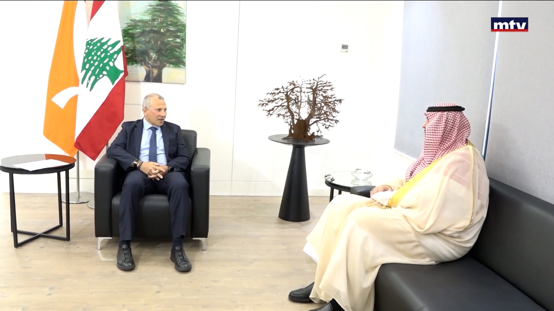 باسيل يستقبل السفير السعودي الجديد