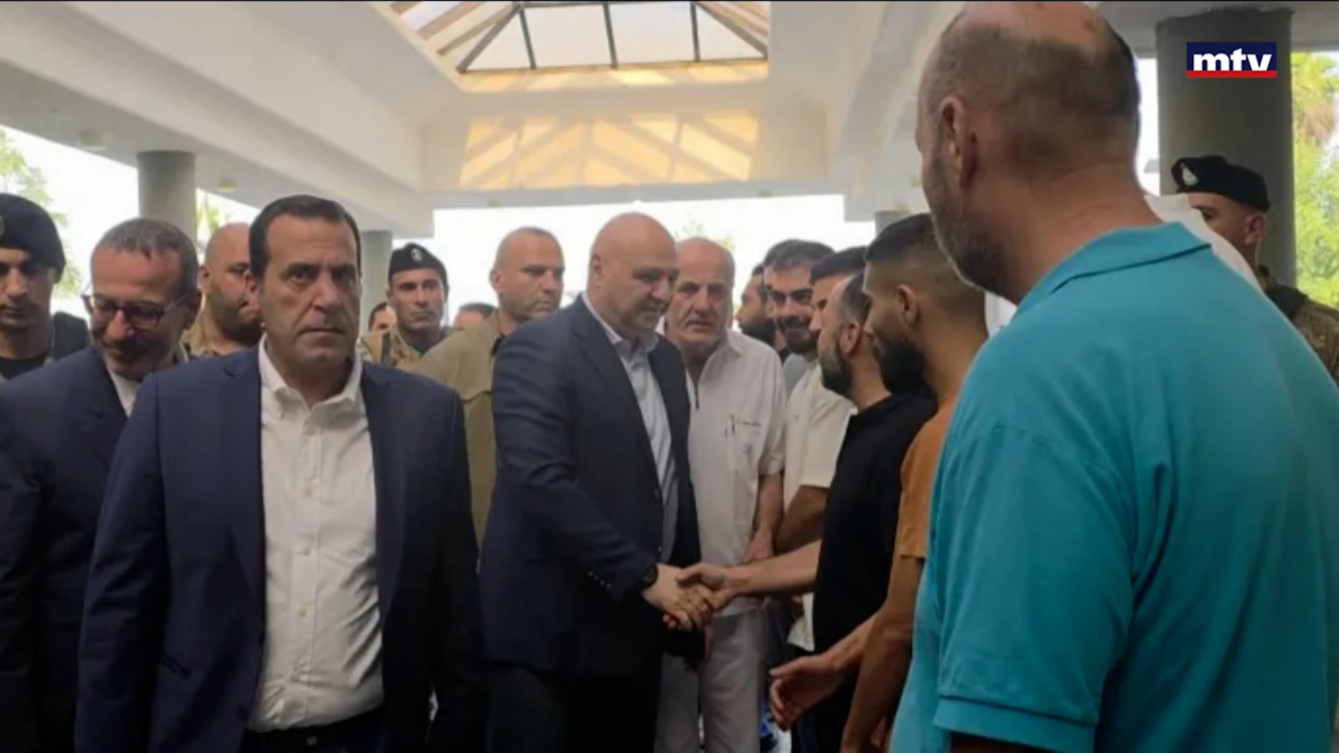 عون في الجنوب