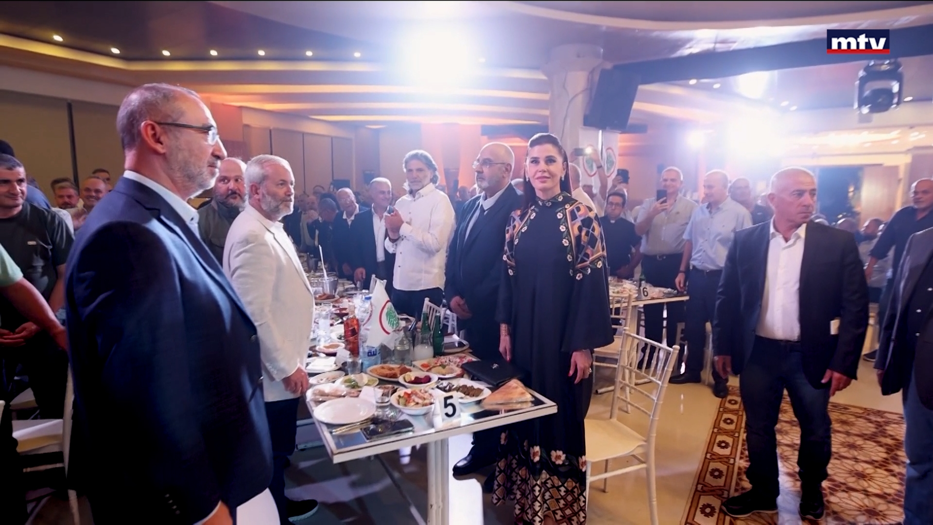 عشاء فوج المدفعية سابقا في القوات