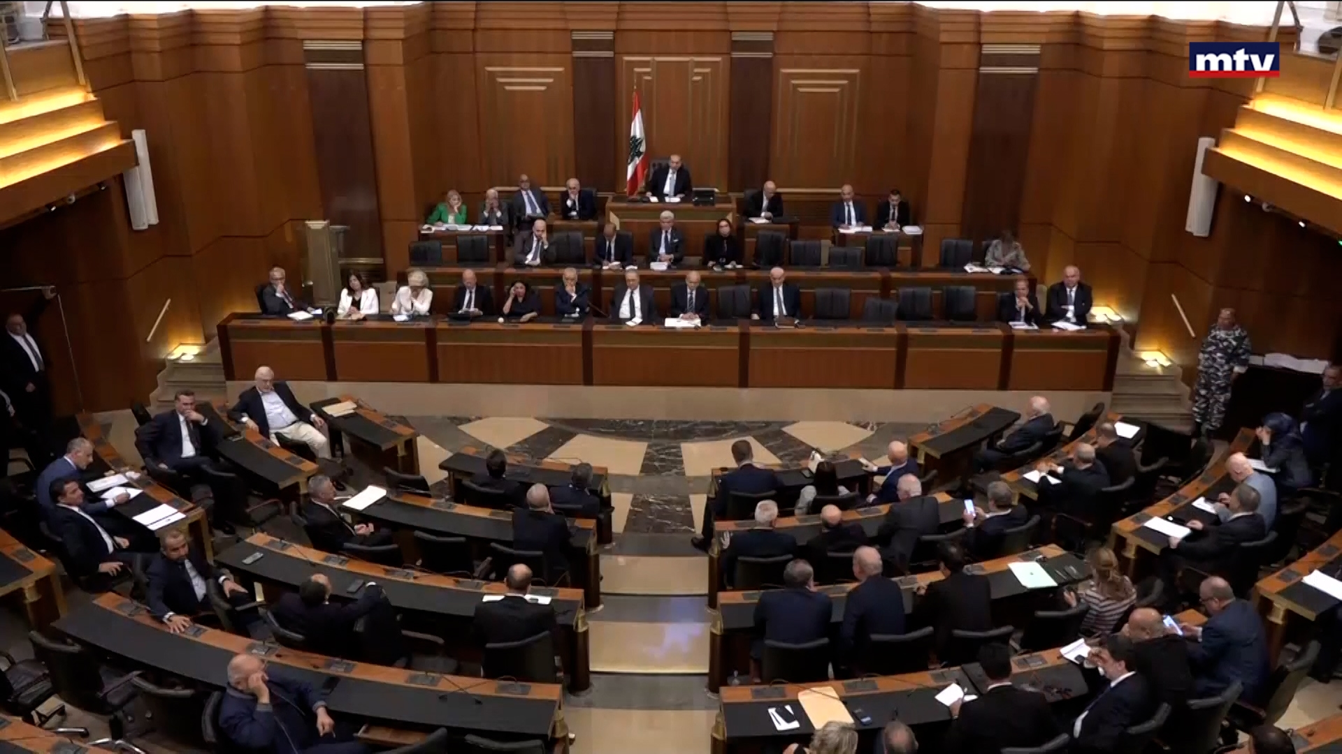 البرلمان يسائل الحكومة