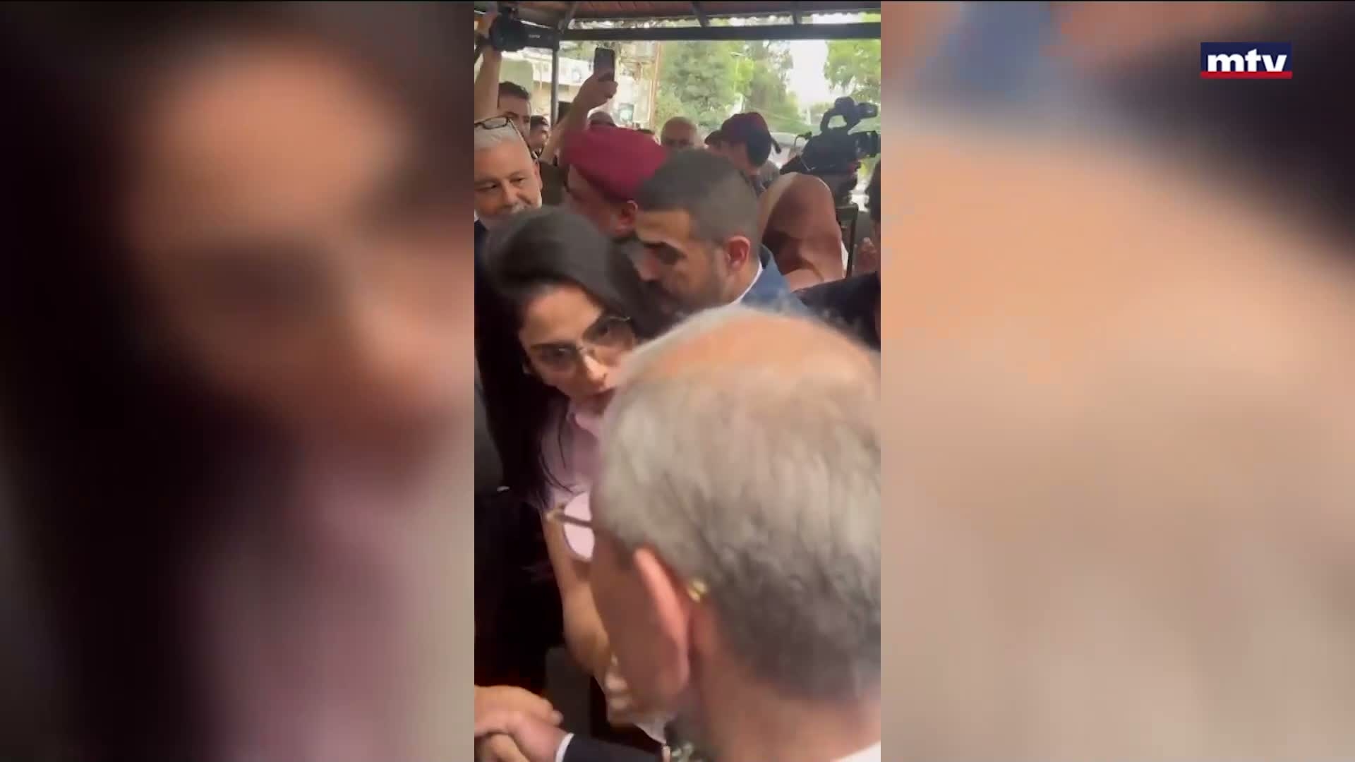 ناشطة تواجه حزب الله