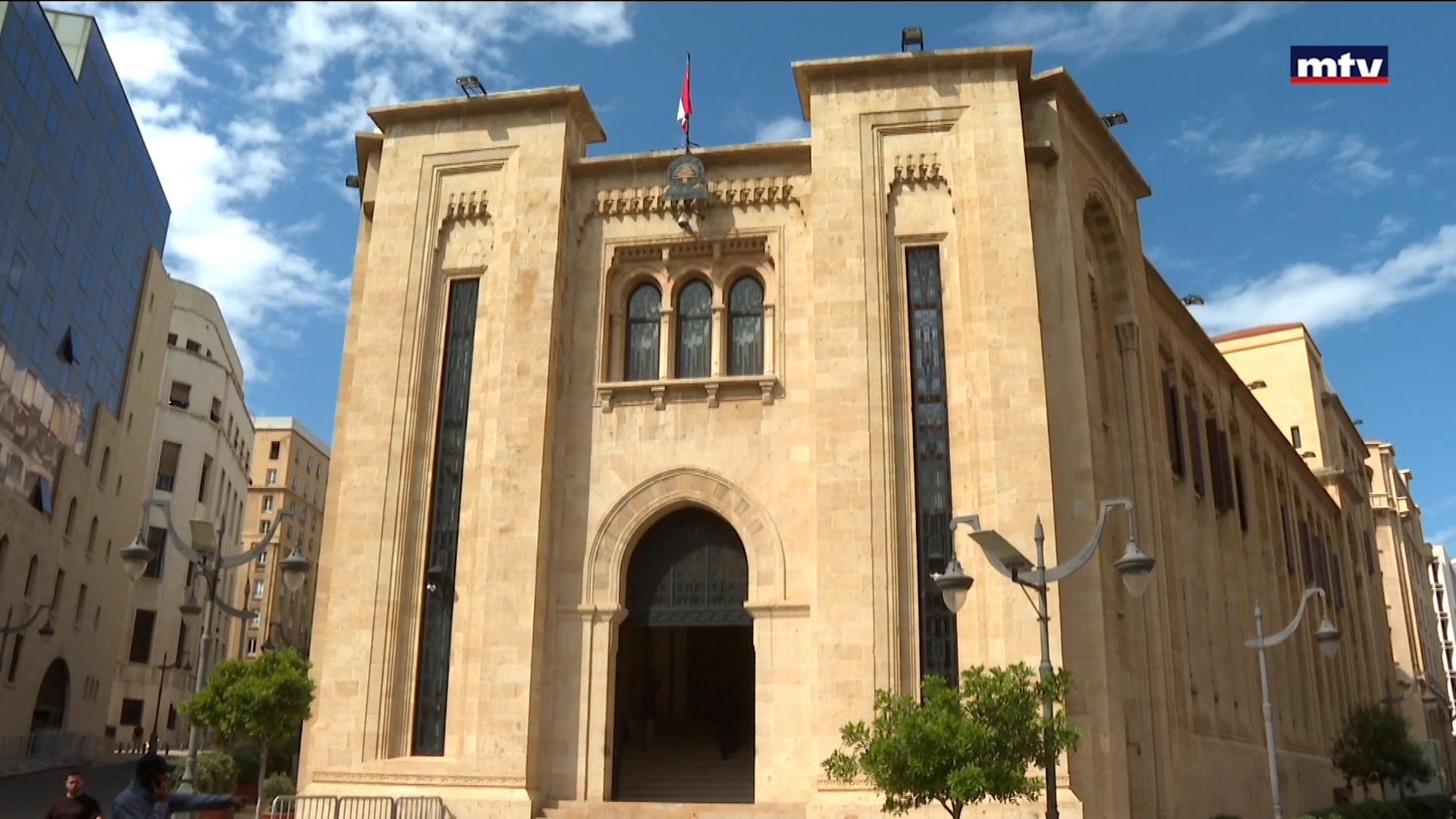 "ما الأهم سلاح حزب الله أو قانون الانتخاب؟"