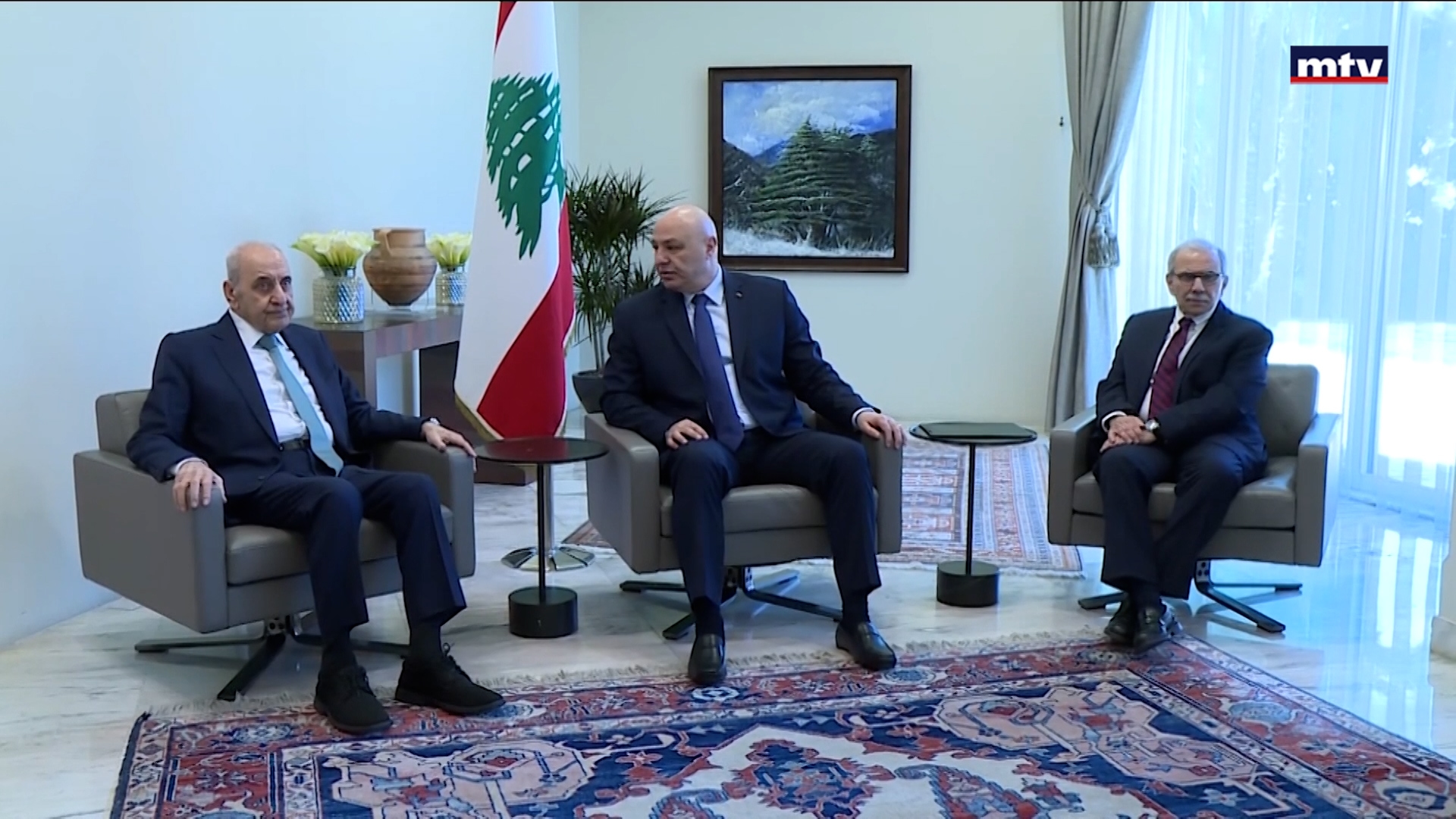 جمود تام ولبنان يدور في حلقة مفرغة