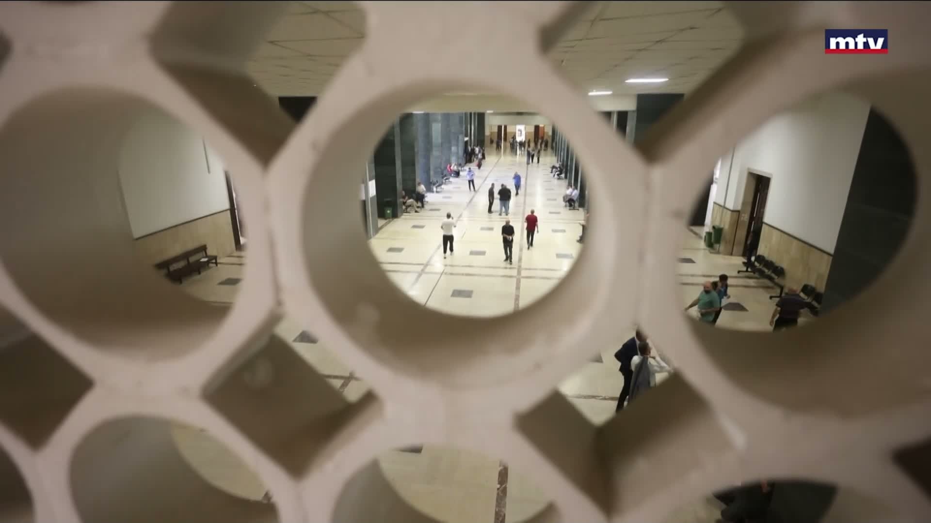 تجميد أمام الكاميرات وتسليم خلف أبواب المستشفيات