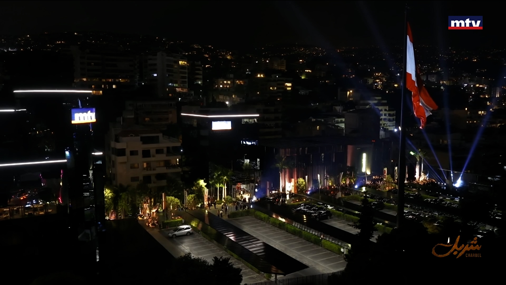 شربل" يجمع هيبة الإيمان وسحر السينما"