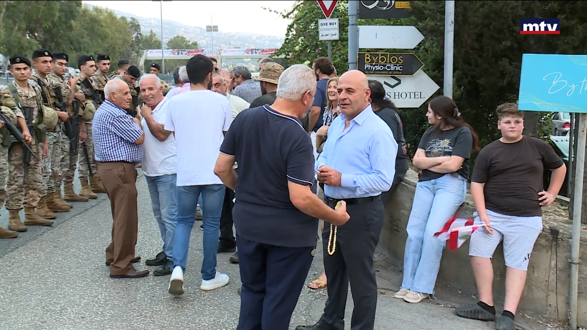 وقفة احتجاجية لمزارعي العاقورة
