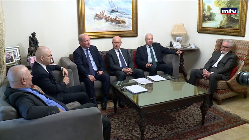 النشرة الكاملة