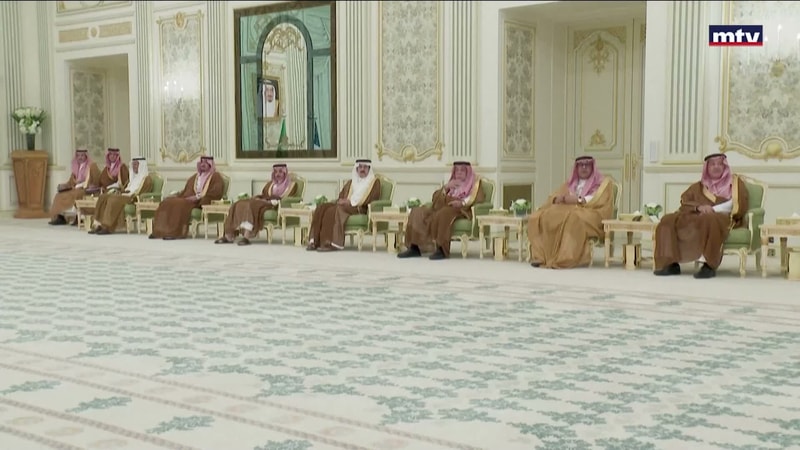 النشرة الكاملة