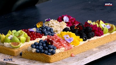 Tart with fruit