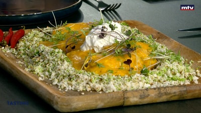 Chicken with mango sauce