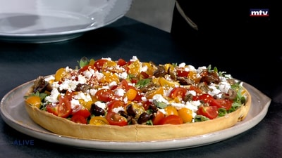 Tart with labneh and tomatoes