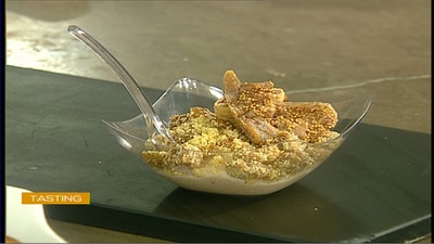 Semolina with cinnamon and cardamom