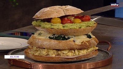 Scrambled eggs with spinach
