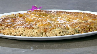 Caramel apple tart