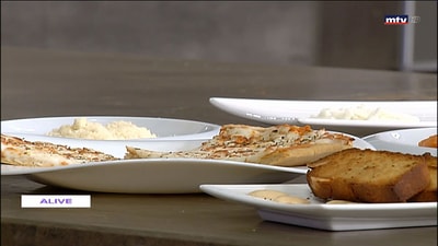 Biscuits and almond pizza