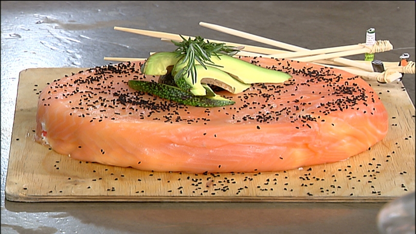  Sushi cake